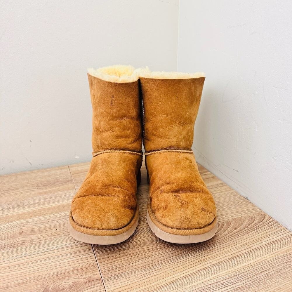 UGG Bailey Bow II boots in chestnut Women’s Size 9 - Picture 3 of 10